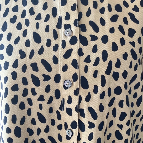 Doris UNTUCKit spotted animal print shirt - Picture 6 of 14
